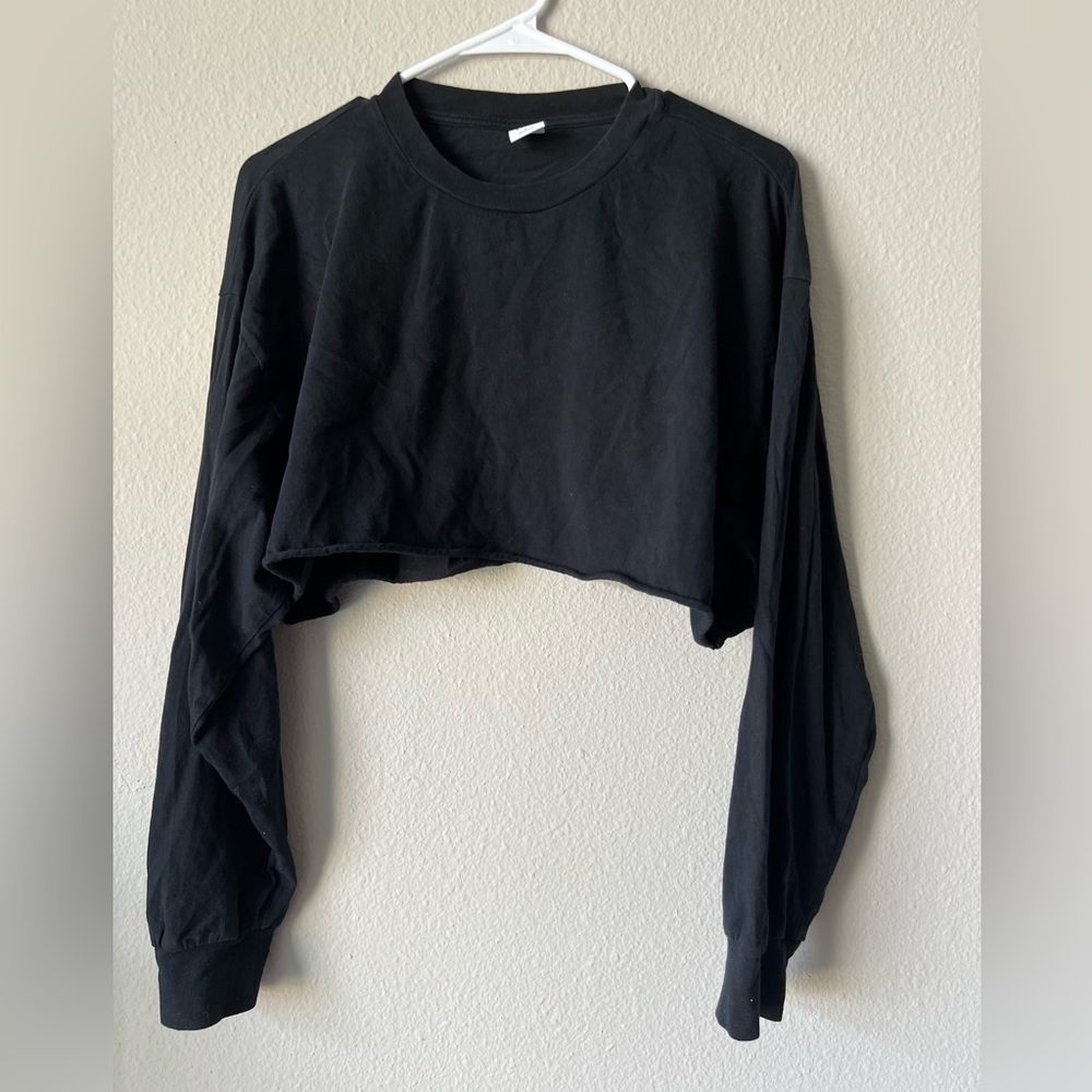Aritzia Black Long Sleeve Crop Top